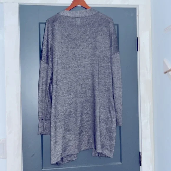 Long Sleeve Cardigan w/pockets - Picture 4 of 7